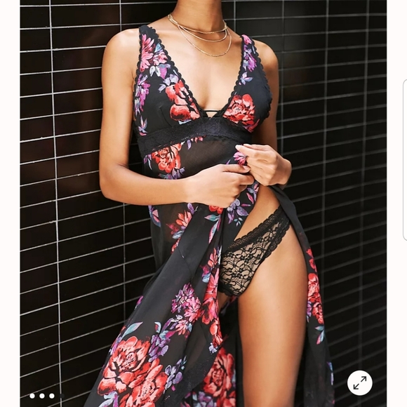 SOLD New $118 Stay Awhile Maxi Slip by Free People - Picture 4 of 6